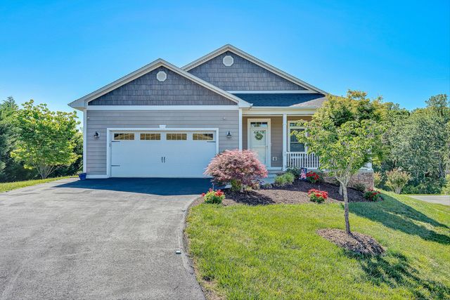 50 Sapphire LN, Moneta, VA 24121