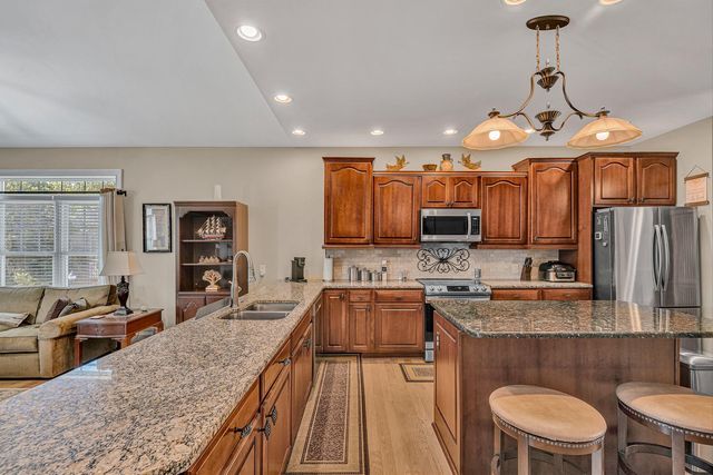 50 Sapphire LN, Moneta, VA 24121