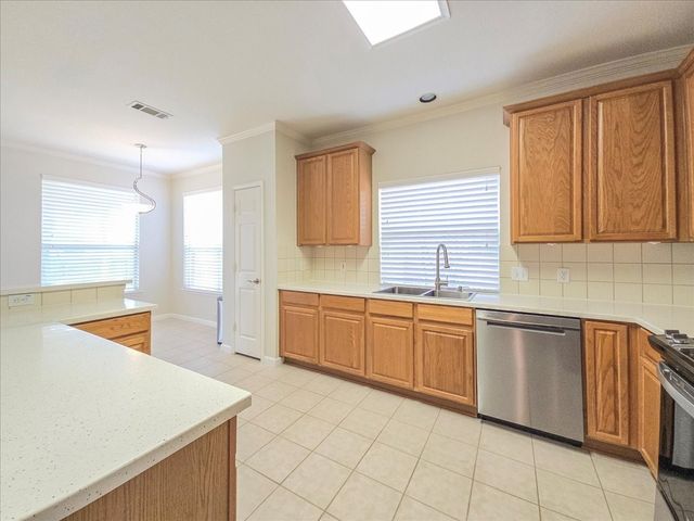 3824 Lacebark Lane, Bedford, TX 76021