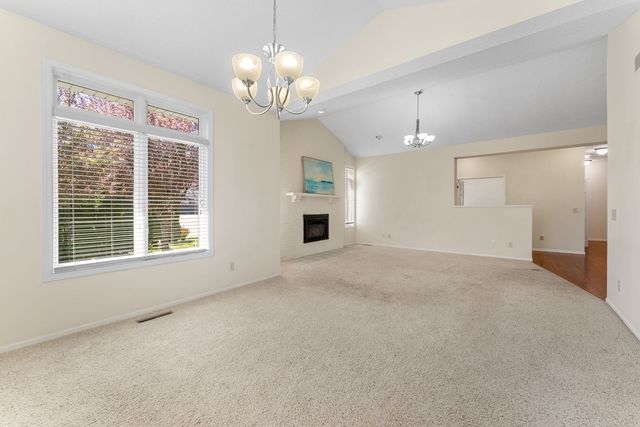 4629 Willowwood Court, Davenport, IA 52807