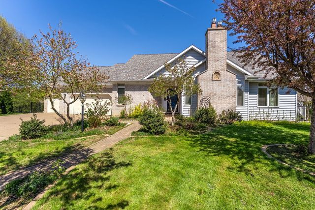 4629 Willowwood Court, Davenport, IA 52807