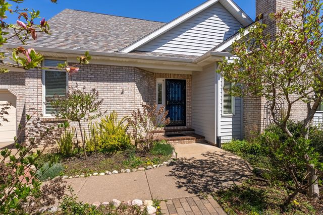 4629 Willowwood Court, Davenport, IA 52807