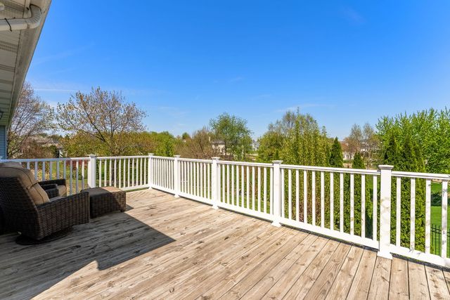 4629 Willowwood Court, Davenport, IA 52807