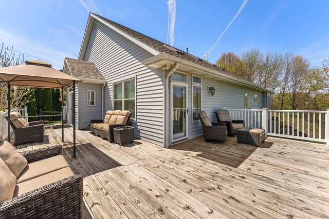4629 Willowwood Court, Davenport, IA 52807