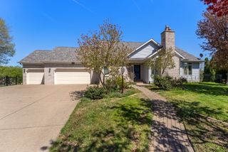 4629 Willowwood Court, Davenport, IA 52807