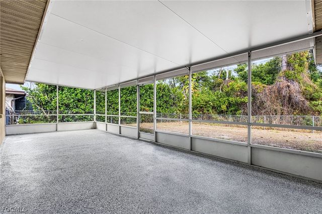 9221 San Carlos BLVD, Fort Myers, FL 33967