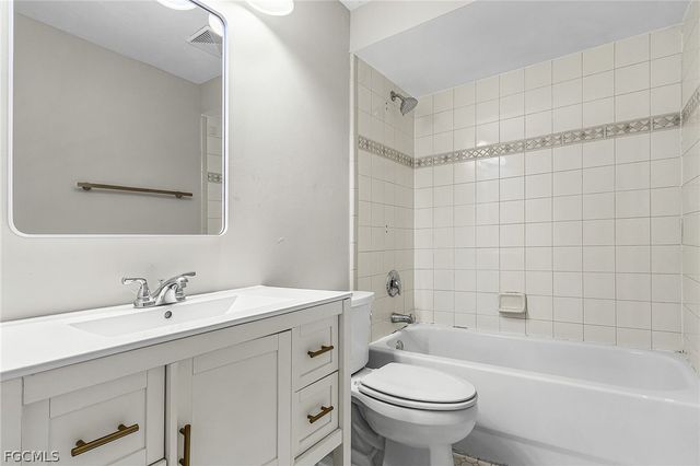 9221 San Carlos BLVD, Fort Myers, FL 33967