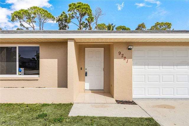 9221 San Carlos BLVD, Fort Myers, FL 33967