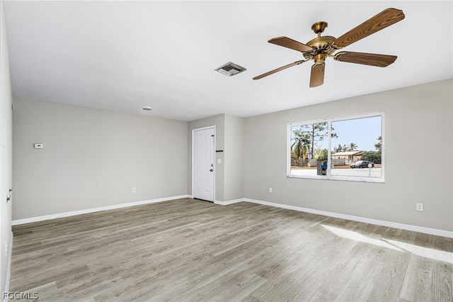 9221 San Carlos BLVD, Fort Myers, FL 33967