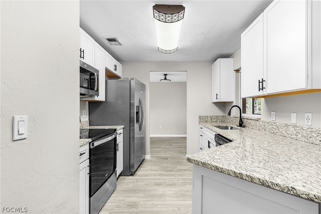 9221 San Carlos BLVD, Fort Myers, FL 33967