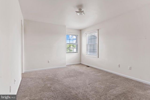 2015 ALEXIS DR, Harrisburg, PA 17110