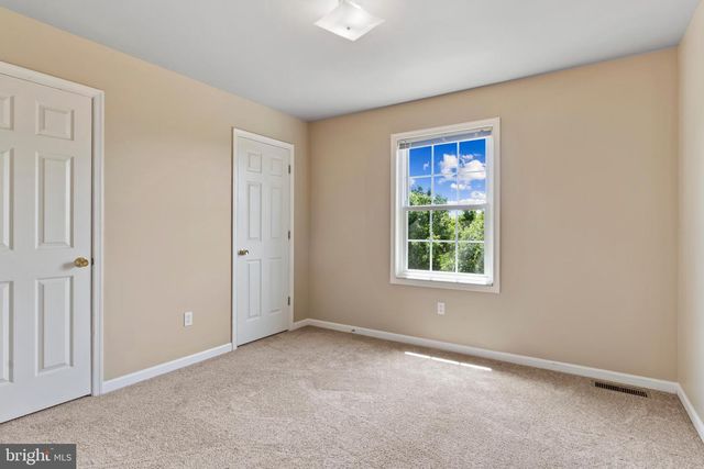 2015 ALEXIS DR, Harrisburg, PA 17110