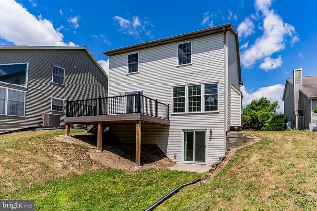 2015 ALEXIS DR, Harrisburg, PA 17110