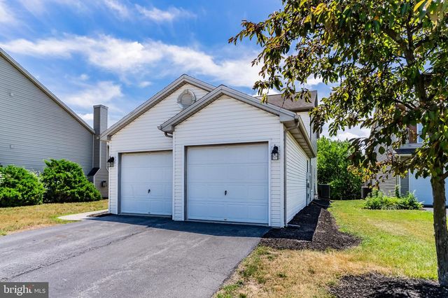 2015 ALEXIS DR, Harrisburg, PA 17110