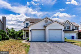 2015 ALEXIS DR, Harrisburg, PA 17110