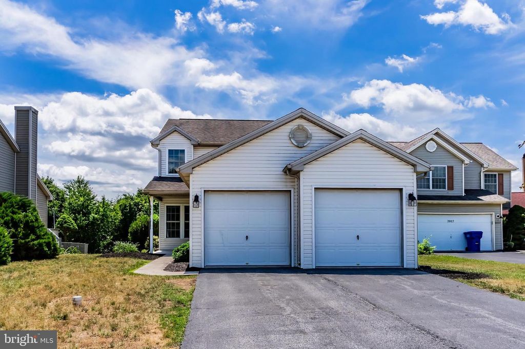 2015 ALEXIS DR, Harrisburg, PA 17110