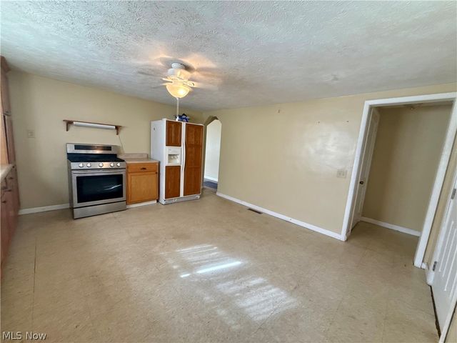 2375 Elizabeth Pike, Mineral Wells, WV 26150