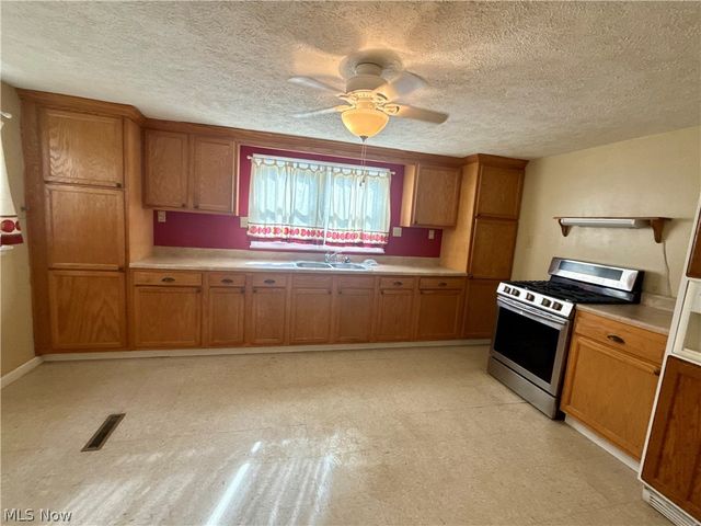 2375 Elizabeth Pike, Mineral Wells, WV 26150