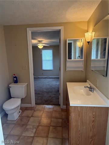 2375 Elizabeth Pike, Mineral Wells, WV 26150