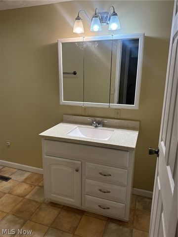 2375 Elizabeth Pike, Mineral Wells, WV 26150