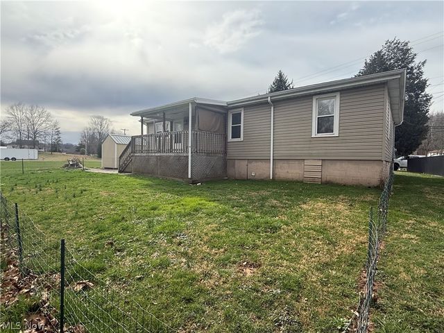 2375 Elizabeth Pike, Mineral Wells, WV 26150