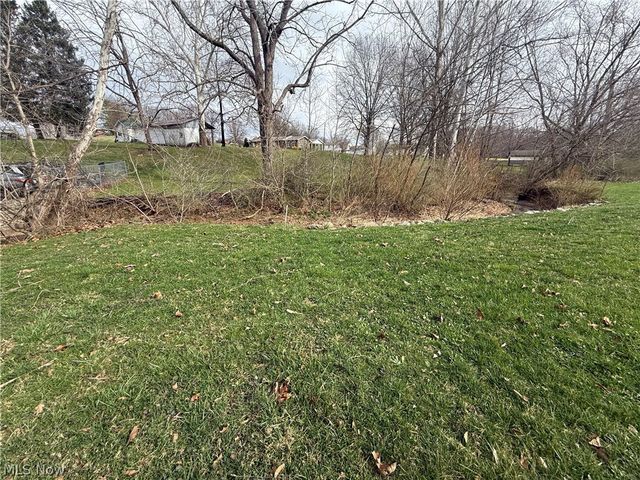 2375 Elizabeth Pike, Mineral Wells, WV 26150