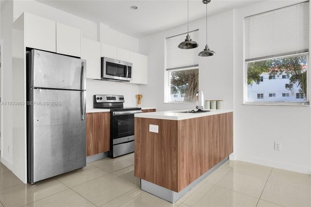 924 Marseille Dr 3, Miami Beach, FL 33141