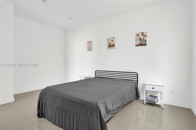 924 Marseille Dr 3, Miami Beach, FL 33141