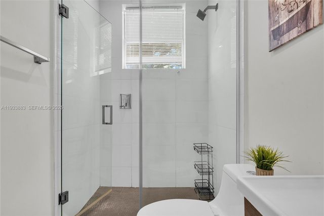 924 Marseille Dr 3, Miami Beach, FL 33141