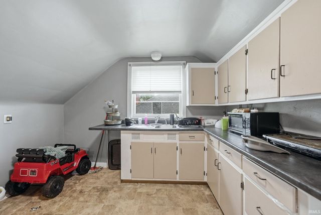 1728 High Street, Fort Wayne, IN 46808