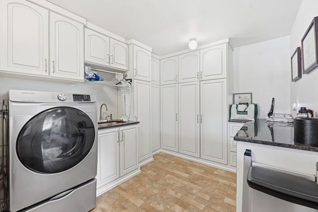 1055 Wade LANE, Oakmont, PA 15139