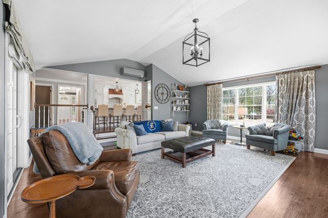 1055 Wade LANE, Oakmont, PA 15139