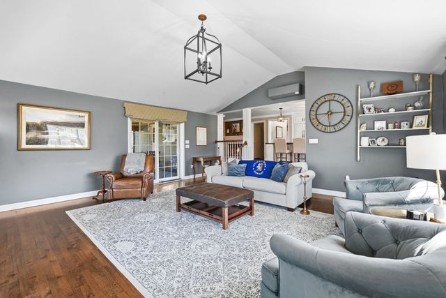 1055 Wade LANE, Oakmont, PA 15139
