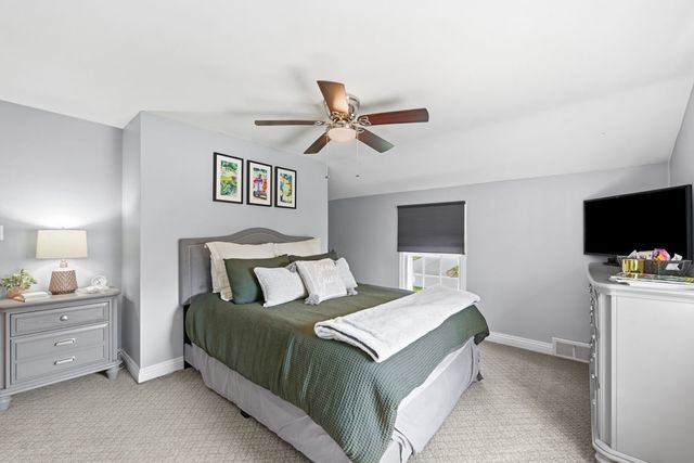 1055 Wade LANE, Oakmont, PA 15139