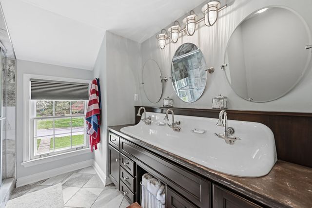 1055 Wade LANE, Oakmont, PA 15139