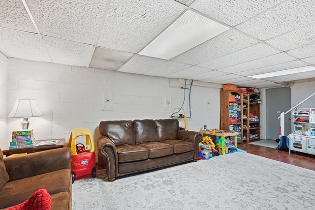 1055 Wade LANE, Oakmont, PA 15139