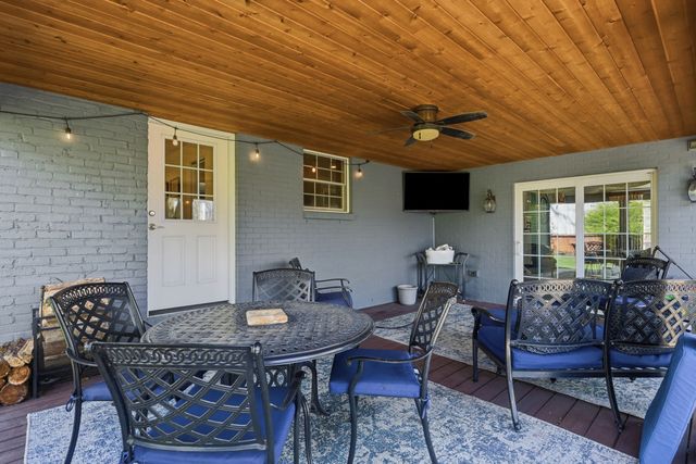 1055 Wade LANE, Oakmont, PA 15139