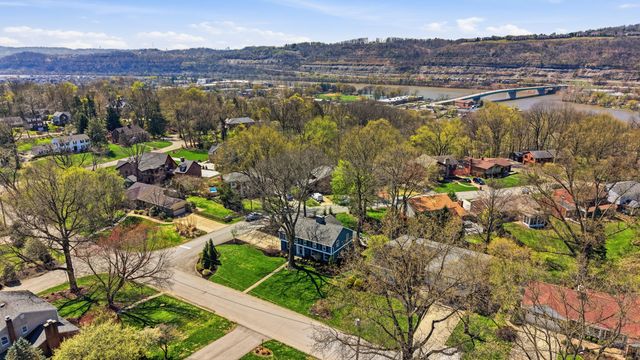 1055 Wade LANE, Oakmont, PA 15139