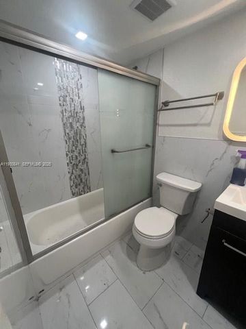 6685 W 26th Ct 203-8, Hialeah, FL 33016