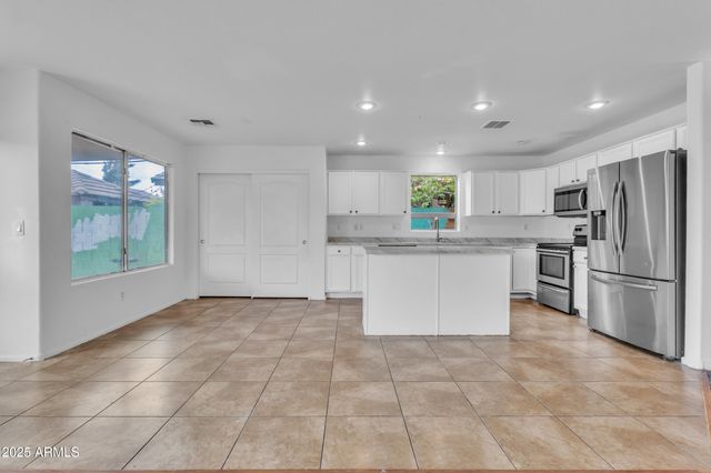 9139 W FLORENCE Avenue, Tolleson, AZ 85353