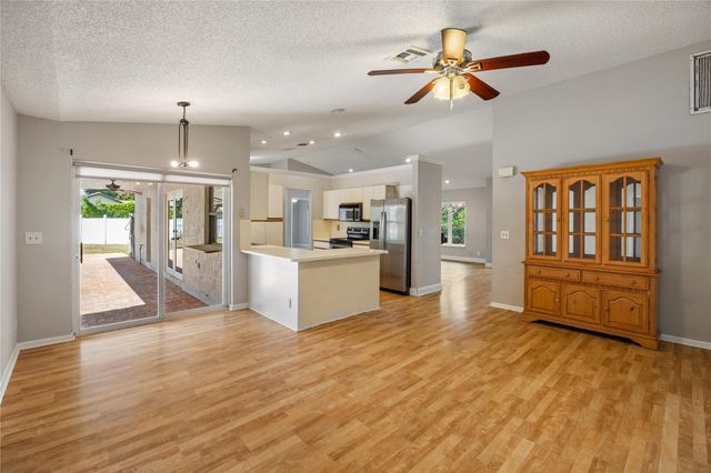 5302 NW 64th Way, Coral Springs, FL 33067