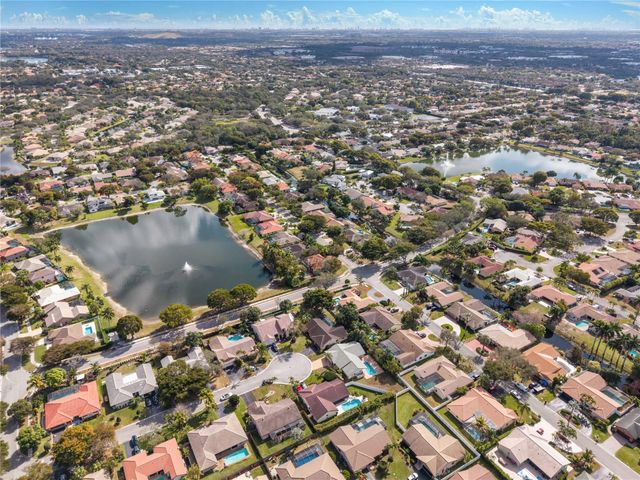 5302 NW 64th Way, Coral Springs, FL 33067