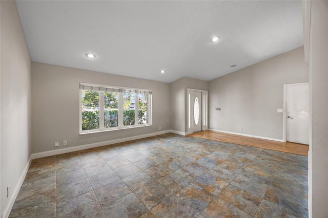 5302 NW 64th Way, Coral Springs, FL 33067