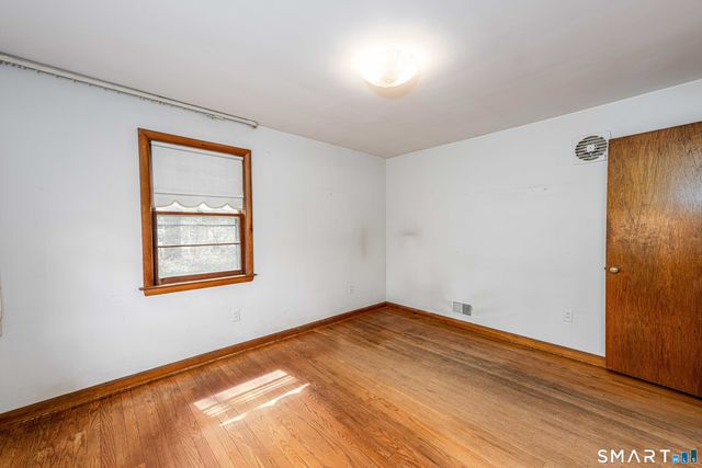 24 Norway Road, North Haven, CT 06473