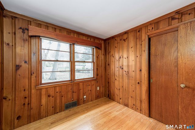 24 Norway Road, North Haven, CT 06473