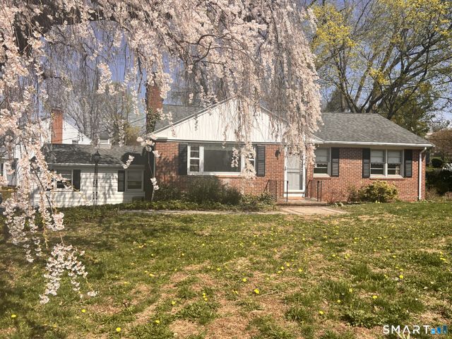 24 Norway Road, North Haven, CT 06473