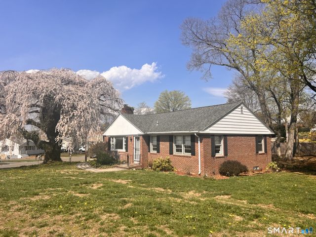 24 Norway Road, North Haven, CT 06473