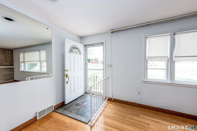 24 Norway Road, North Haven, CT 06473