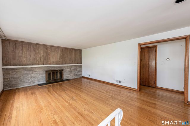 24 Norway Road, North Haven, CT 06473