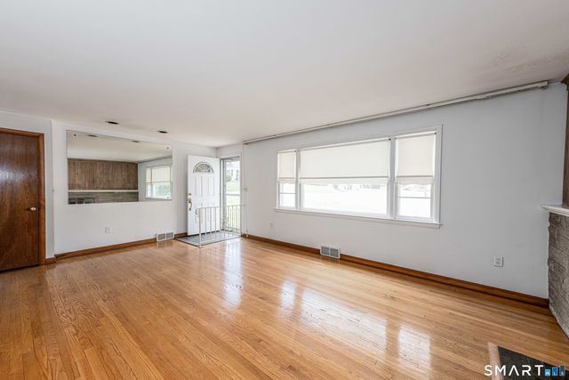 24 Norway Road, North Haven, CT 06473